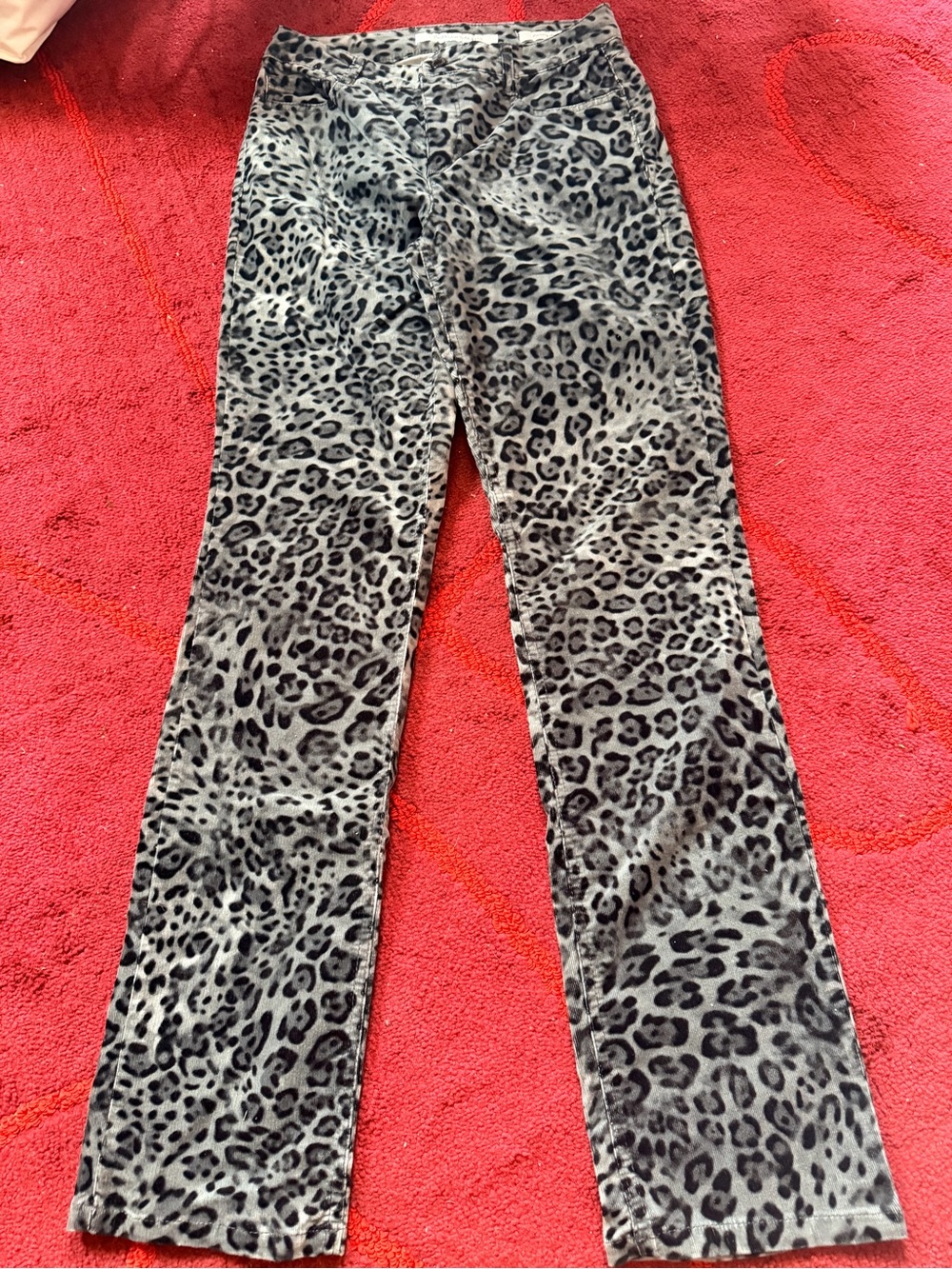 NWOT Jones New York Gray and Black Leopard Print Pants